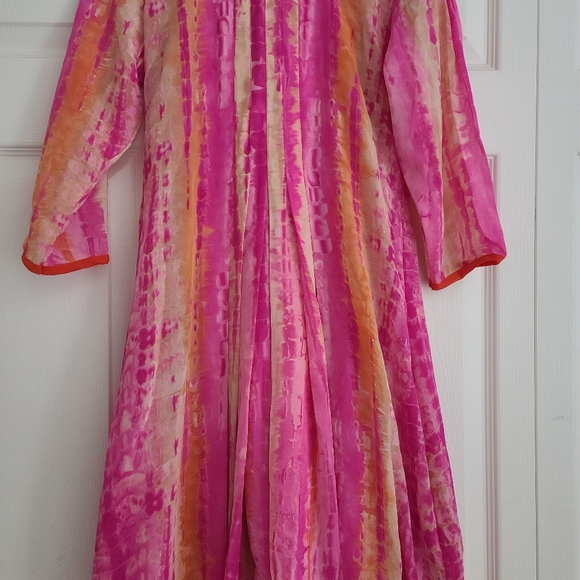 Dress - Picture 2 of 4